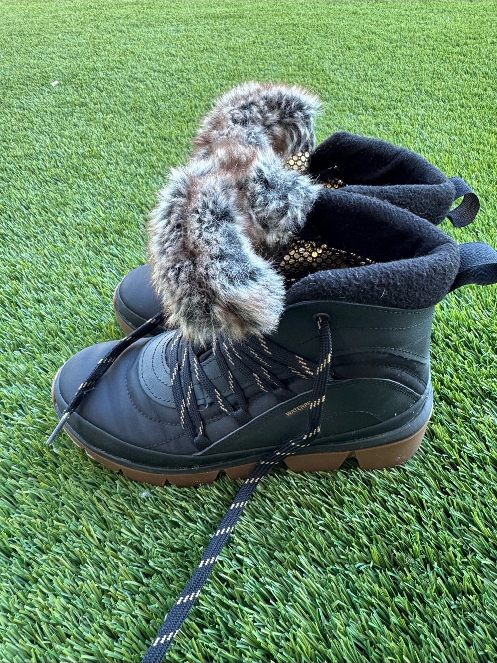Columbia Black Faux Fur Trim Waterproof Winter Hiking Boots